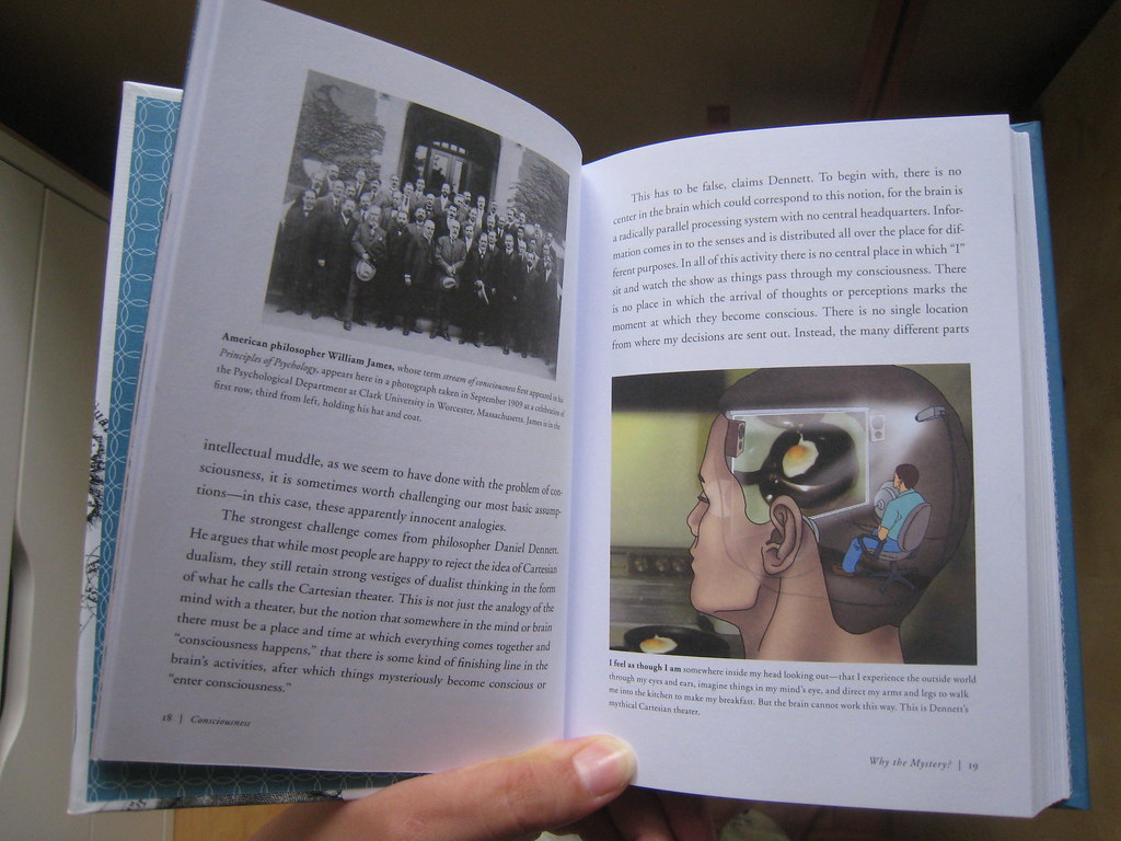 В Великобритании вышел в свет первый экземпляр «Книги рекордов Гиннесса»